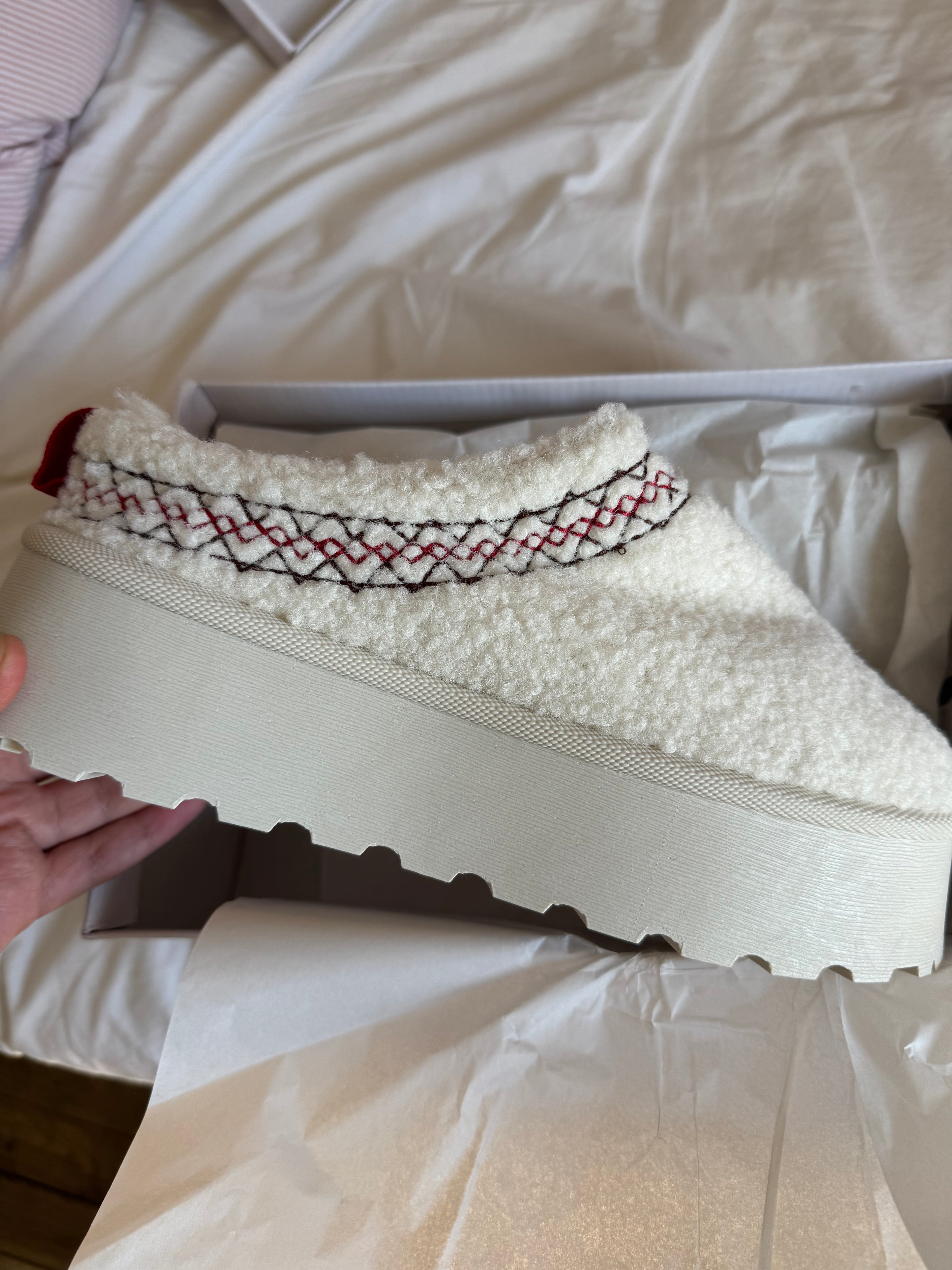 Mules moumoute pour femme à plateforme, doublure en fausse fourrure ultra douce, confortables et chaudes.