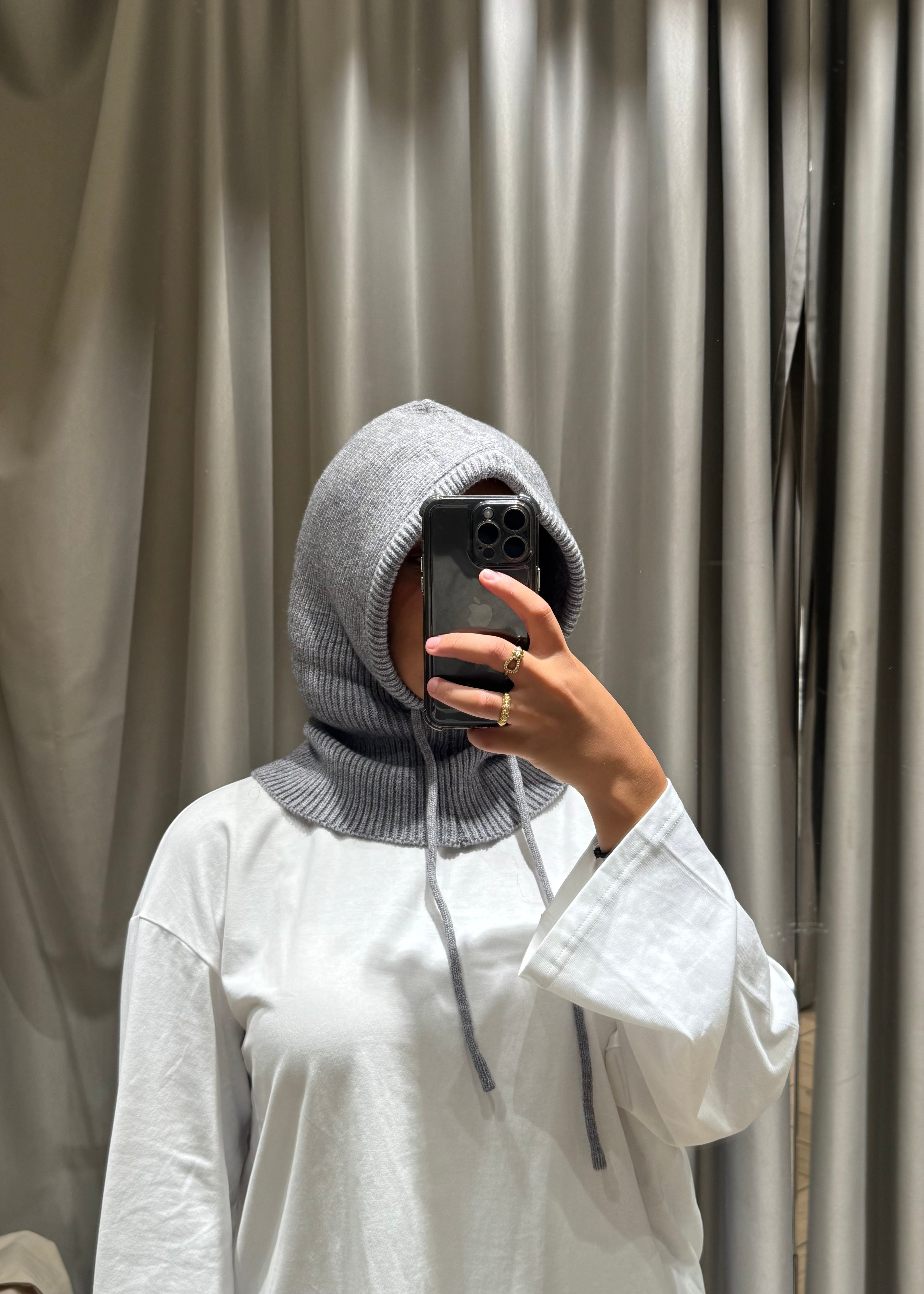 Cagoule avec lacets