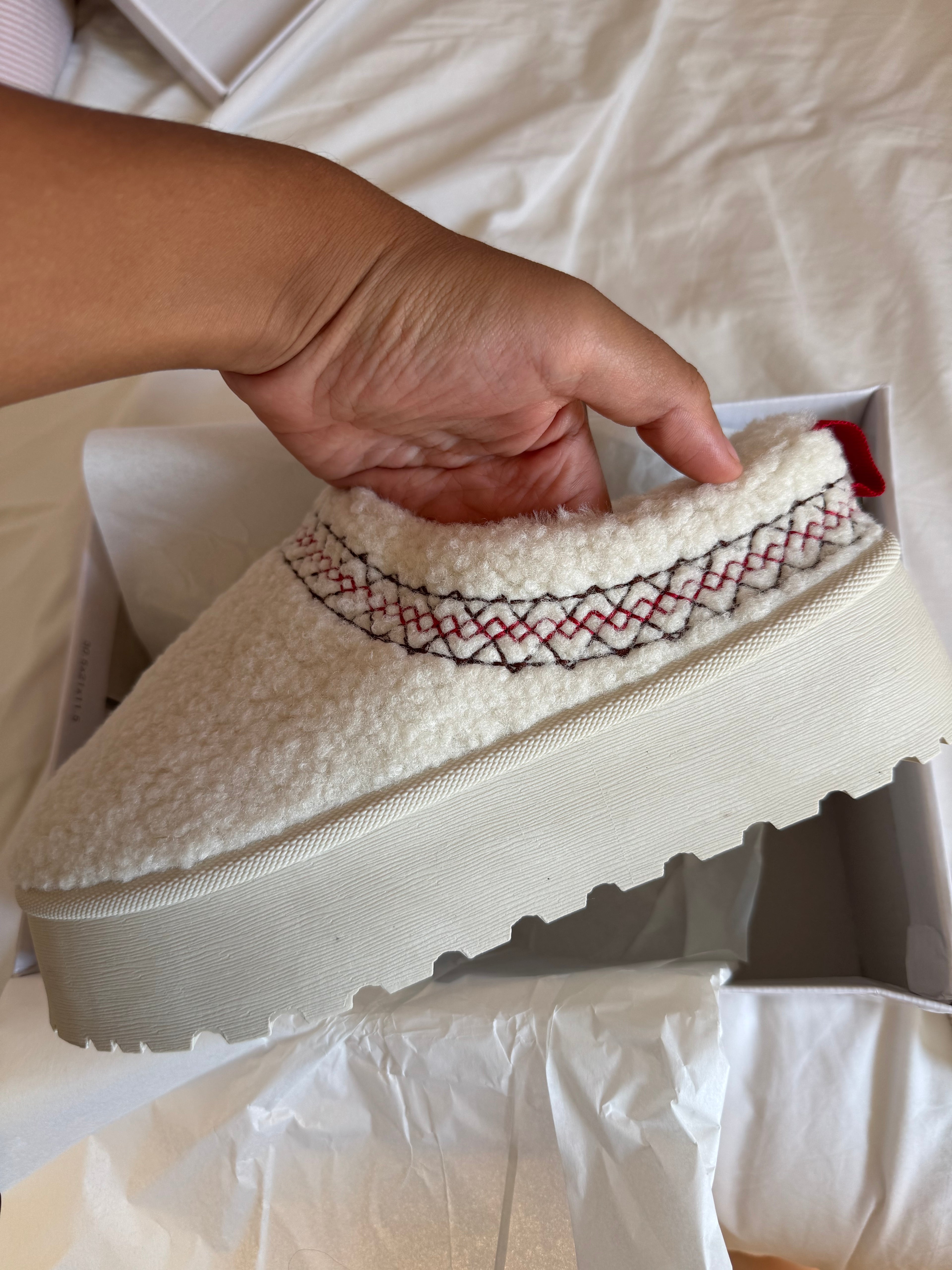 Mules moumoute pour femme à plateforme, doublure en fausse fourrure ultra douce, confortables et chaudes.