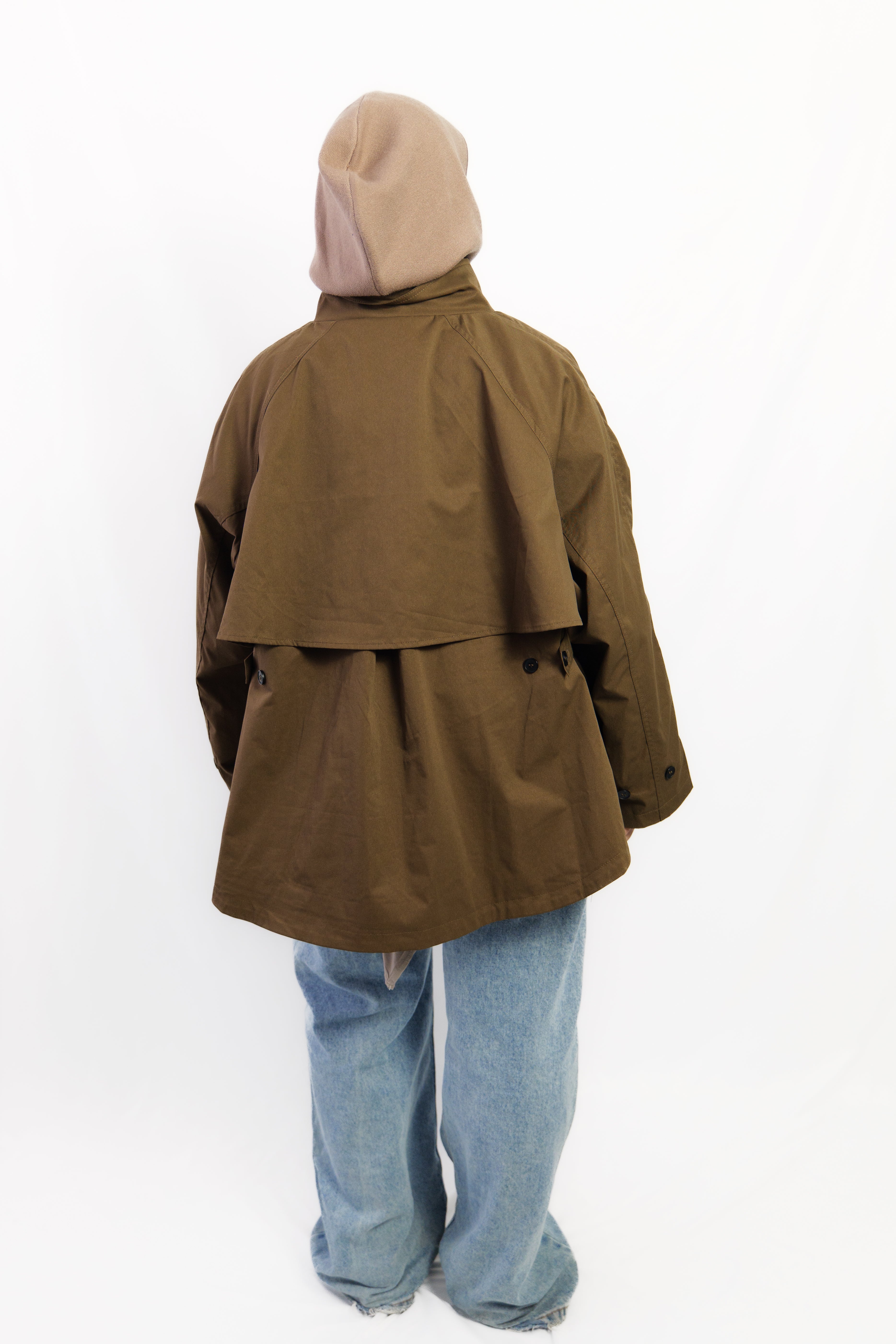 Trench court col montant